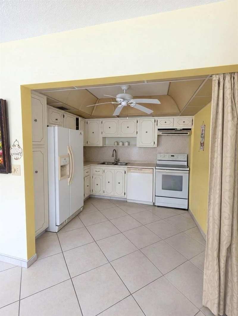 205 Wellington M, West Palm Beach FL 33417