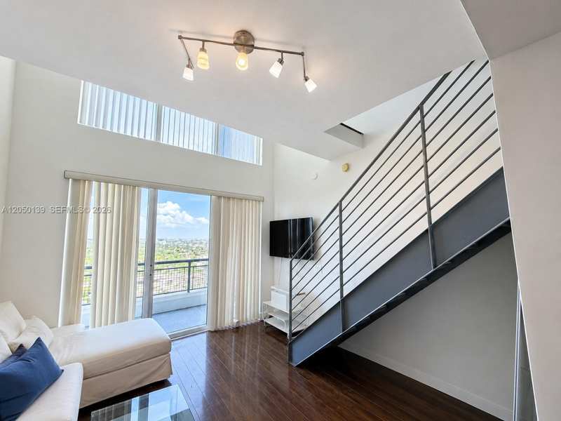 60 SW 13th St # 2613, Miami FL 33130