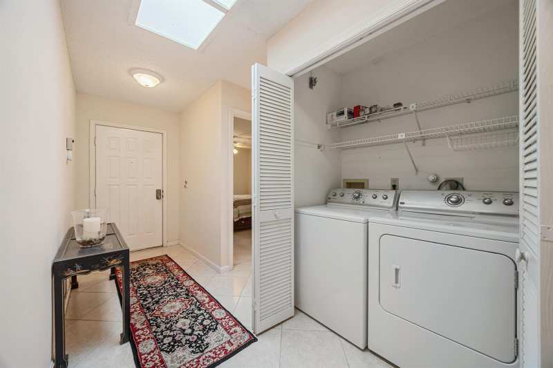 9 Ridge Pointe Drive # D, Boynton Beach FL 33435