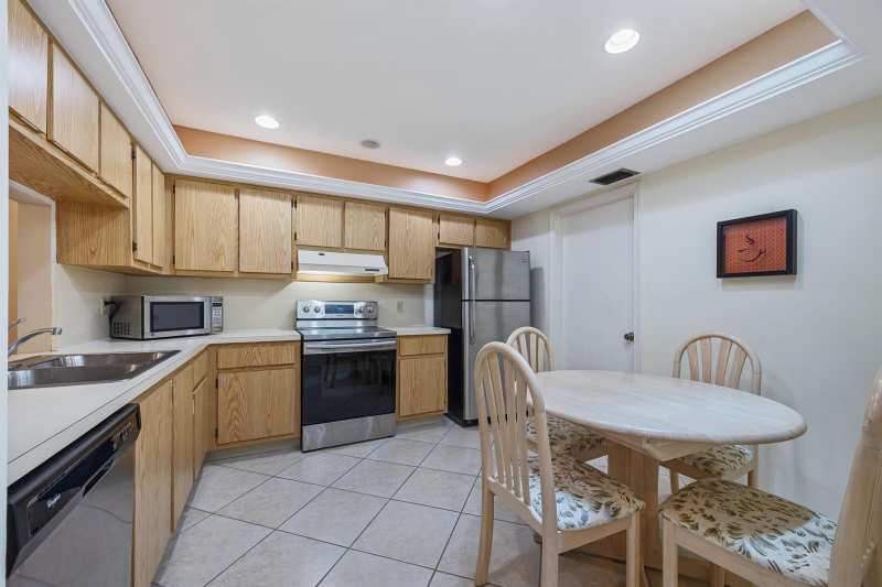 9 Ridge Pointe Drive # D, Boynton Beach FL 33435