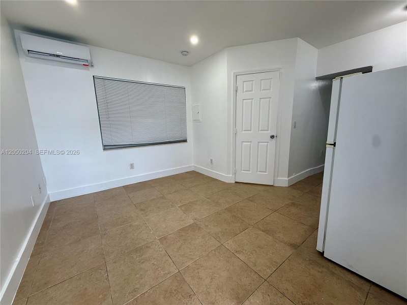 427 NE 62nd St # 14, Miami FL 33138