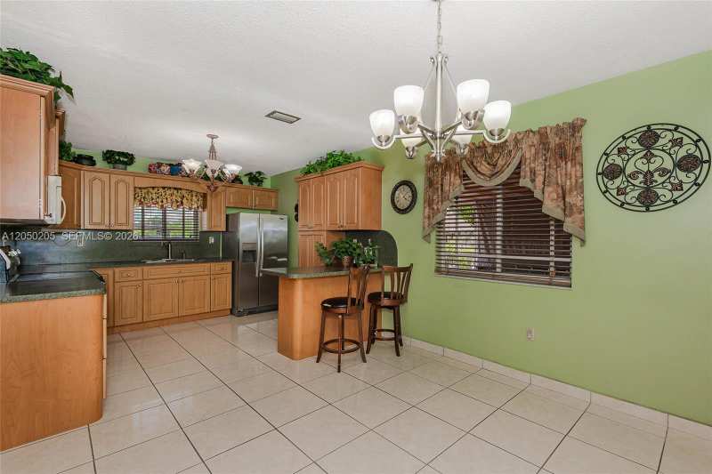 271 E 17th St, Hialeah FL 33010