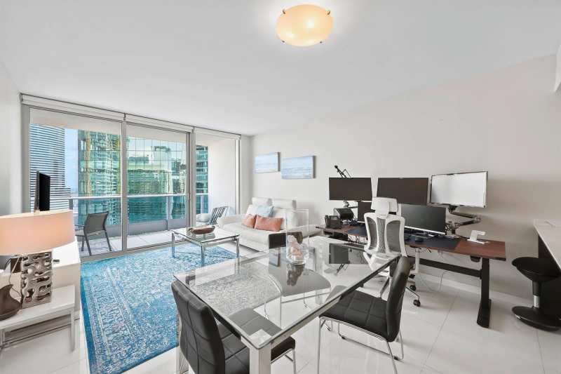 200 Biscayne Blvd Way # 3909, Miami FL 33131