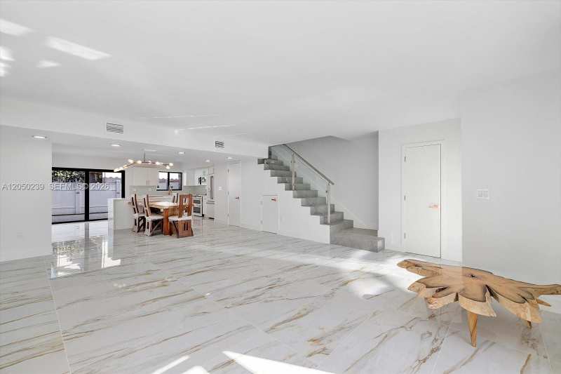 16449 NE 26 Ave # 16, North Miami Beach FL 33160