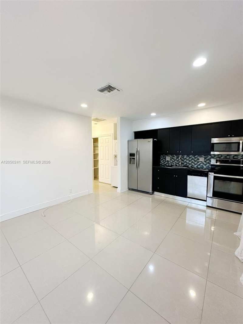 317 Hendricks Isle # 1, Fort Lauderdale FL 33301