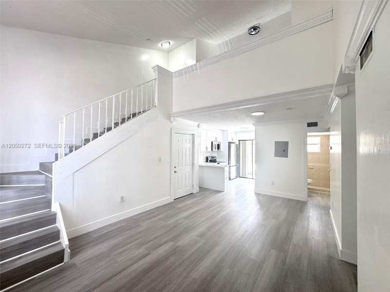 2740 W 62nd St # 205, Hialeah FL 33016