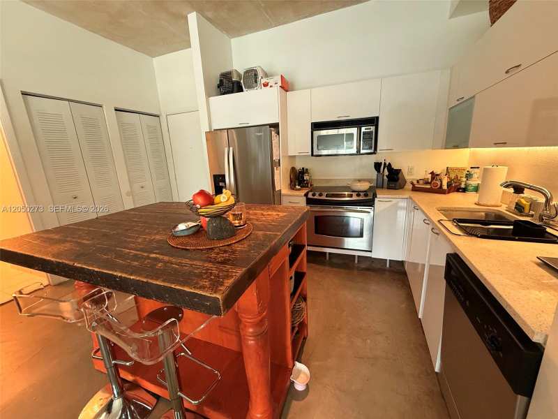 234 NE 3rd St # 305, Miami FL 33132