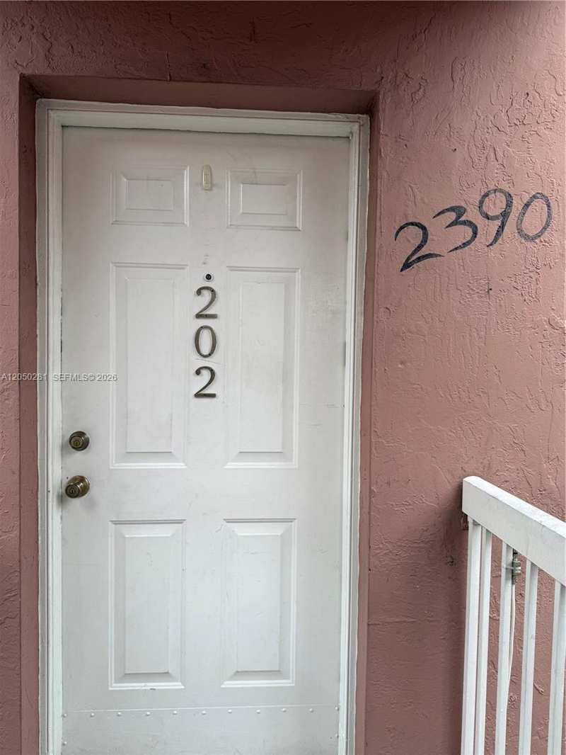 2390 W 74th St # 202, Hialeah FL 33016
