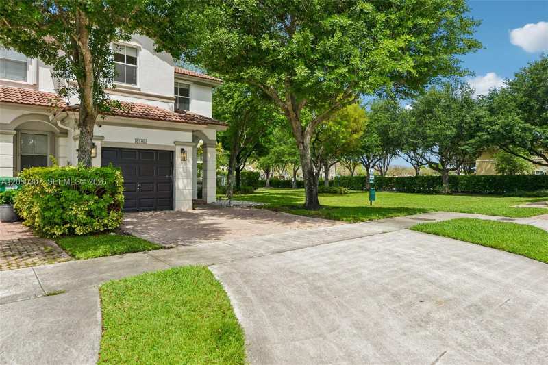 8188 NW 108th Pl, Doral FL 33178