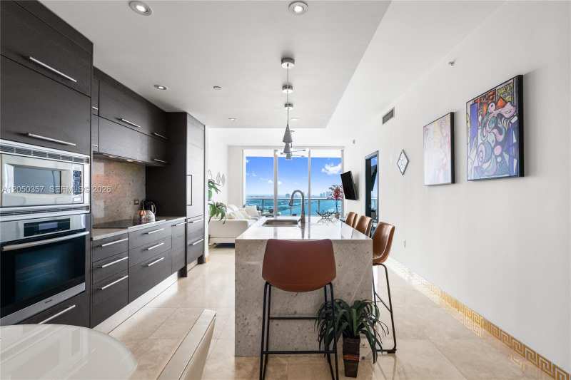 900 Biscayne Blvd # 3704, Miami FL 33132