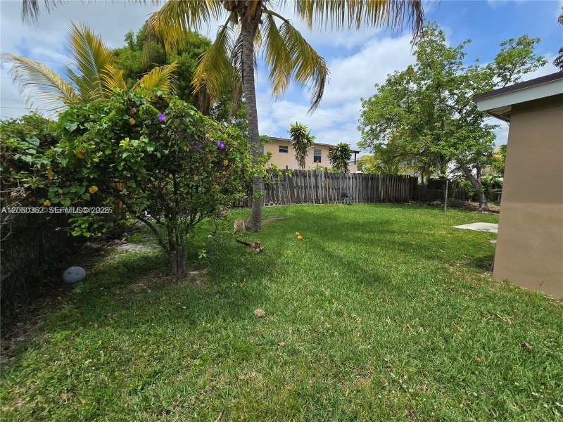 724 SW 7th Ter # 2, Hallandale Beach FL 33009