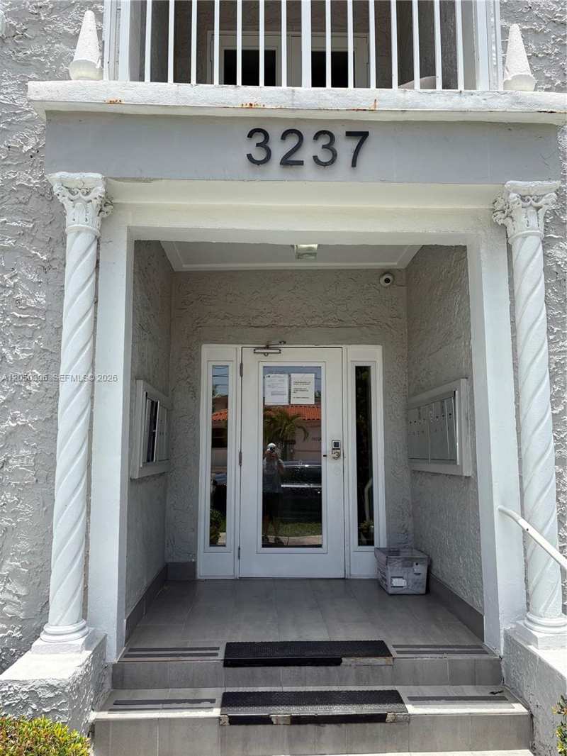3237 SW 4th St # 5, Miami FL 33135