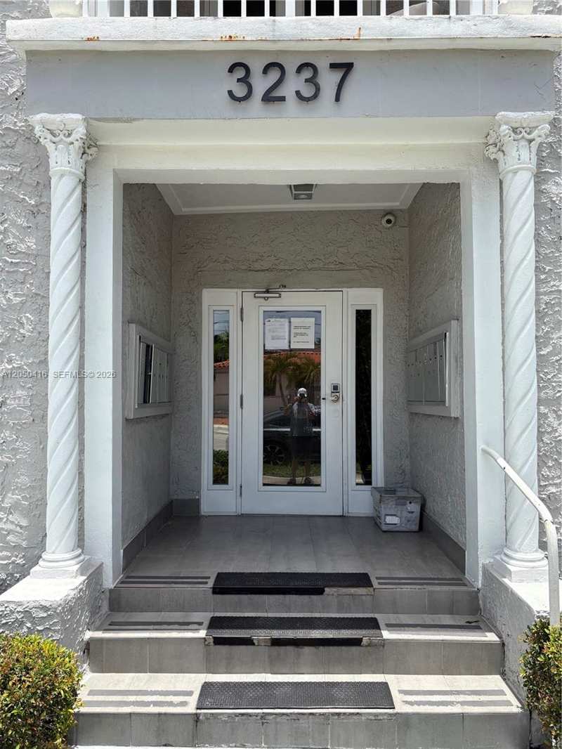 3237 SW 4th St # 2, Miami FL 33135
