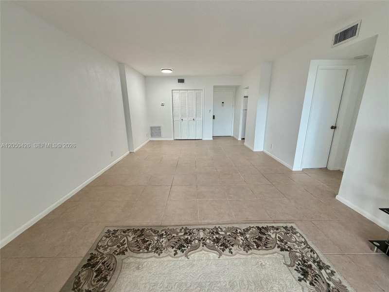 4400 Hillcrest Dr # 308A, Hollywood FL 33021
