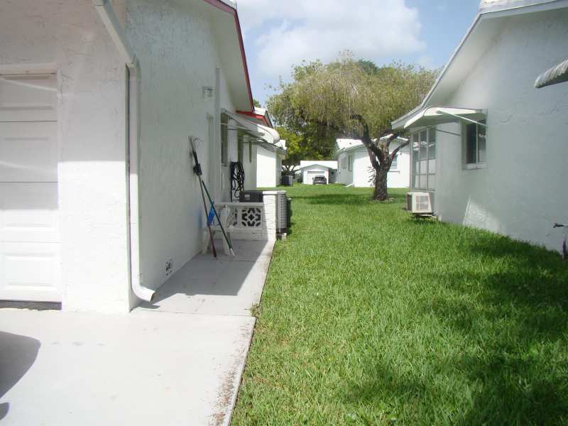 1611 NW 82nd Terrace, Plantation FL 33322