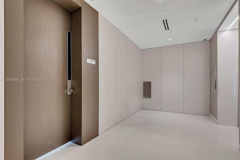 300 Biscayne Boulevard Way # 3008W, Miami FL 33131
