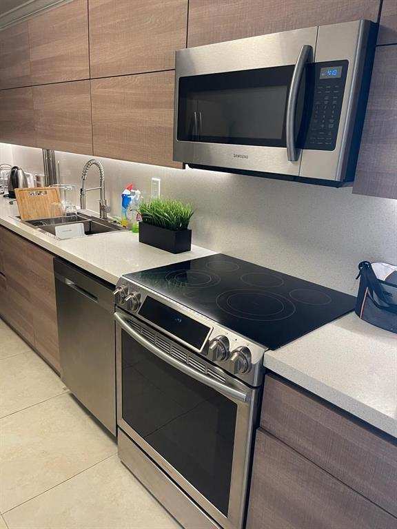 3000 S Ocean Drive # 302, Hollywood FL 33019