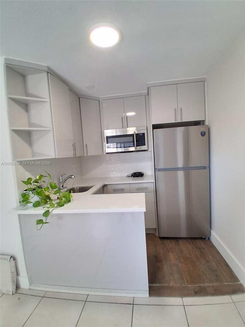1231 SW 136th Pl # B, Miami FL 33184