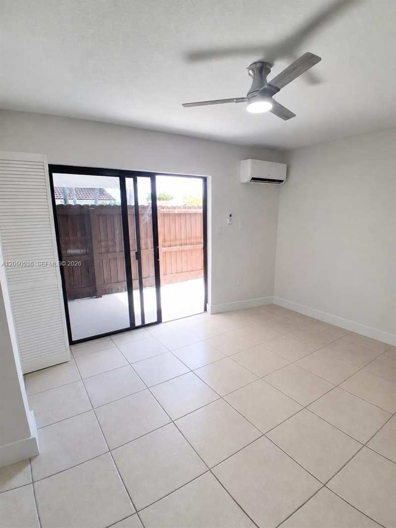 1231 SW 136th Pl # B, Miami FL 33184