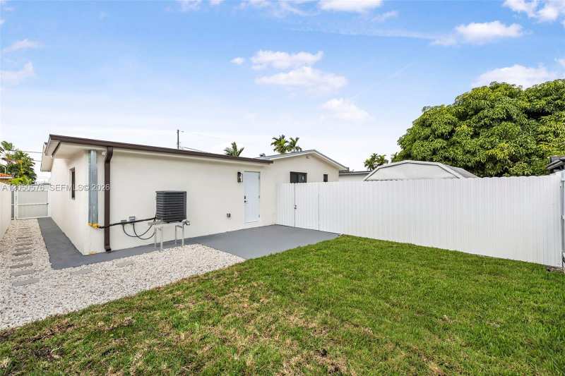 3481 SW 87th Ct REAR, Miami FL 33165