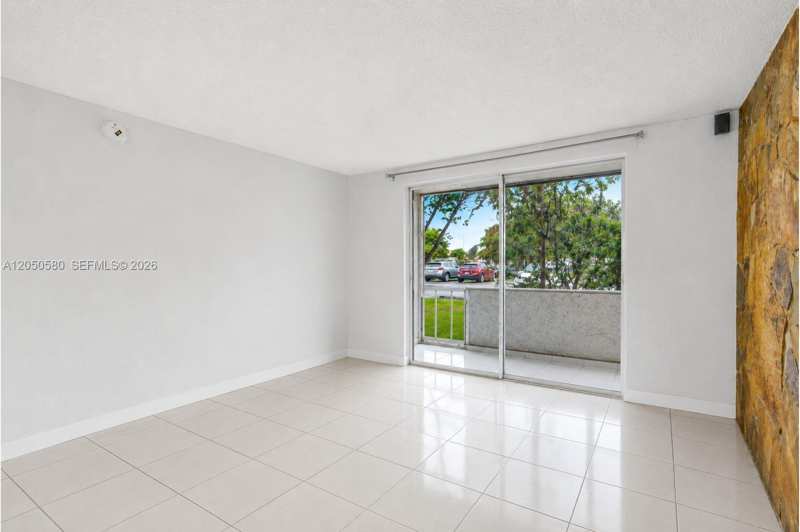 8501 NW 8th St # 105, Miami FL 33126