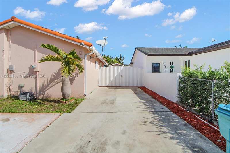 19721 SW 122nd Pl, Miami FL 33177
