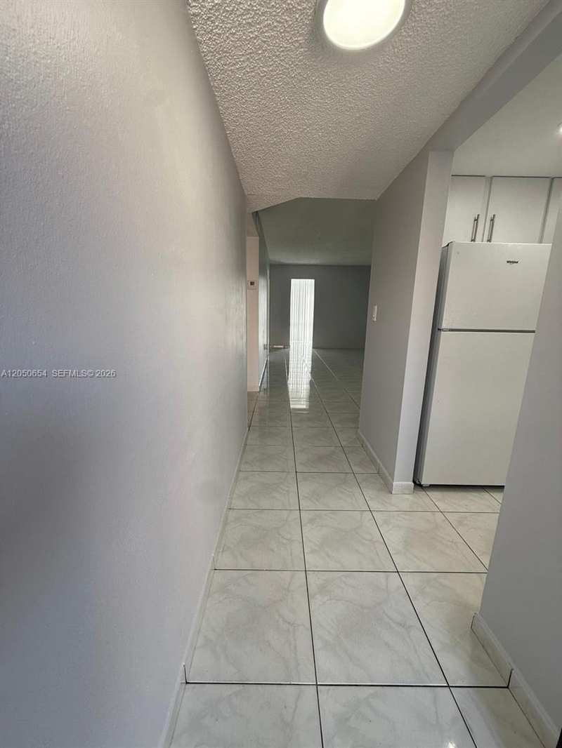 1855 W 60th St # B, Hialeah FL 33012