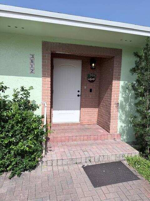 3612 S Seacrest Boulevard, Boynton Beach FL 33435