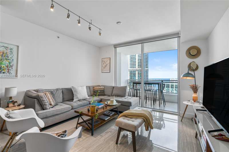 1080 Brickell Ave # 4102, Miami FL 33131