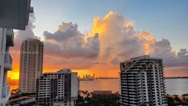 701 Brickell Key Blvd # 1611, Miami FL 33131