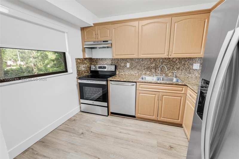 210 W Park Dr # 2, Miami FL 33172