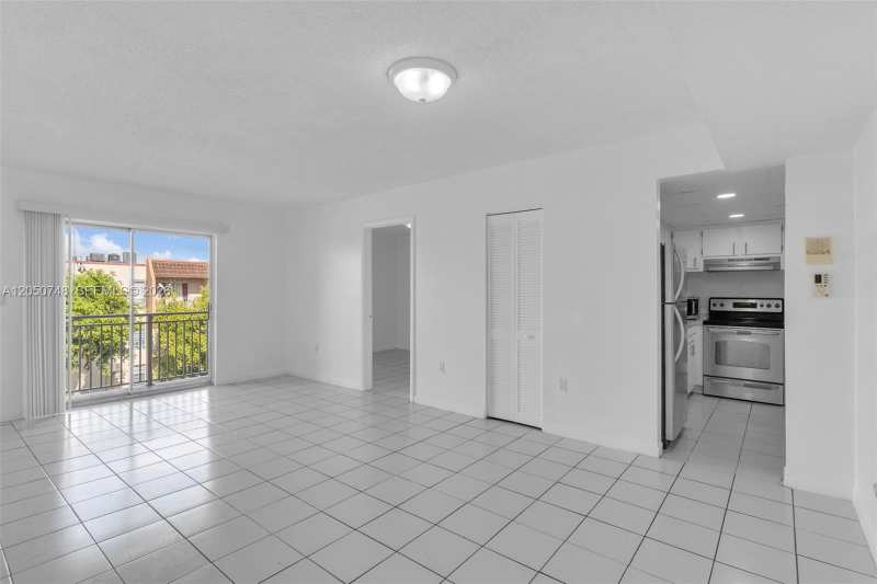 4715 NW 7th St # 2, Miami FL 33126
