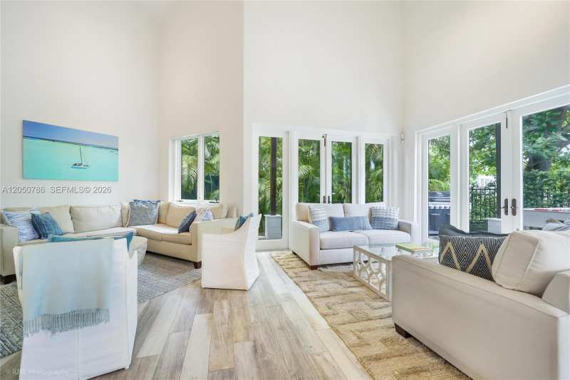 2449 S Bayshore Dr, Miami FL 33133