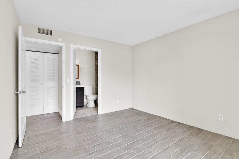 414 Meadows Circle, Boynton Beach FL 33436