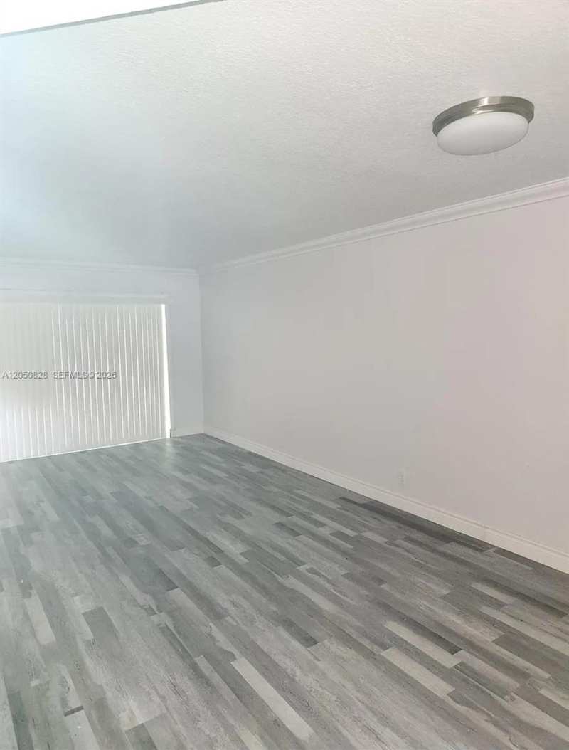 8000 Fairview Dr # 301, Tamarac FL 33321