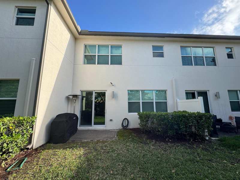 8975 Kingsmoor Way, Lake Worth FL 33467