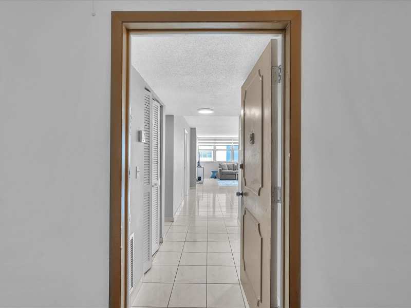 1410 S Ocean Drive # 1103, Hollywood FL 33019