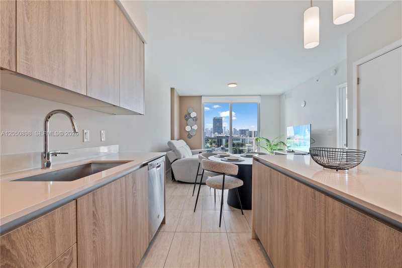 3900 Biscayne Blvd # 708, Miami FL 33137