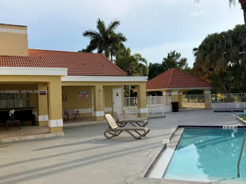 643 Vista Isles Dr # 1812, Sunrise FL 33325