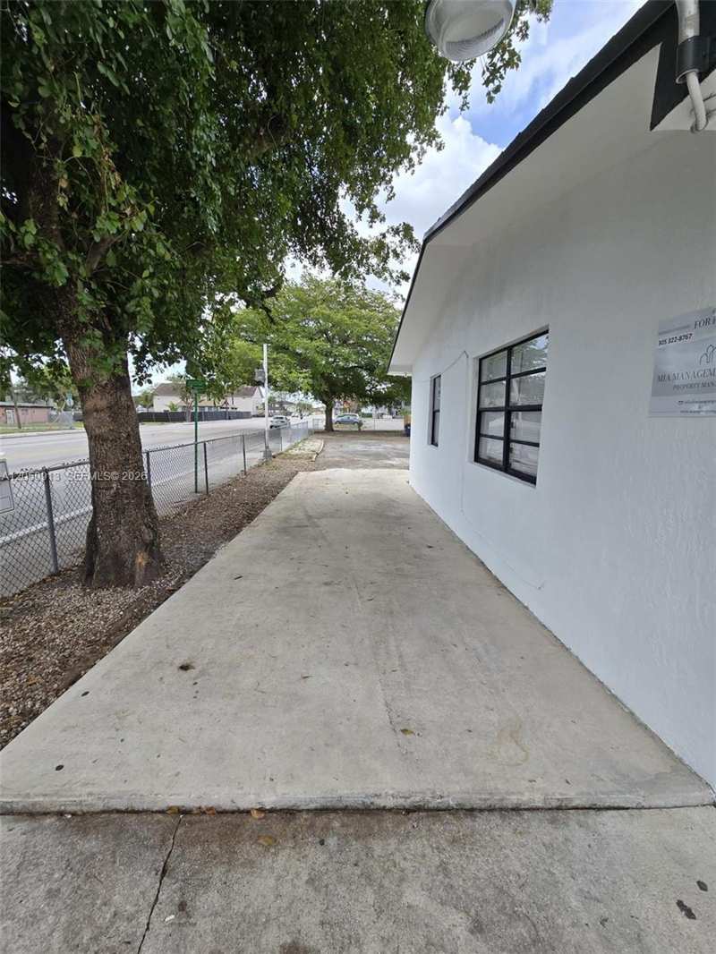 7090 NW 17th Ave # 3, Miami FL 33147