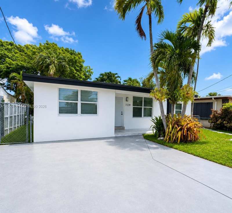7239 NW 3rd St, Miami FL 33126