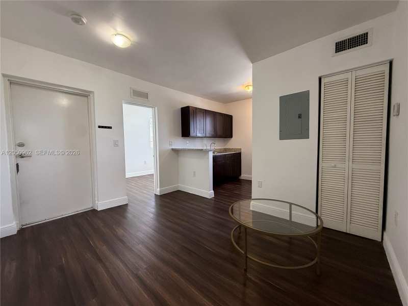 540 NW 7th St # 36, Miami FL 33136
