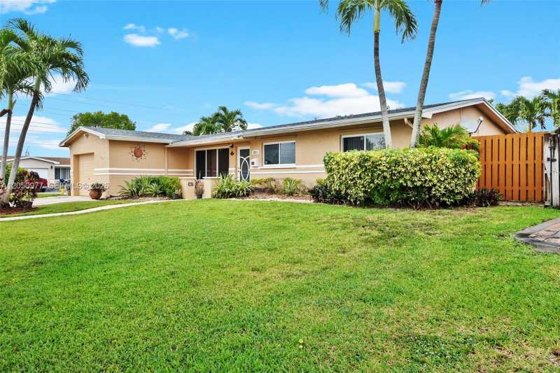 2251 NW 87th Ave, Pembroke Pines FL 33024