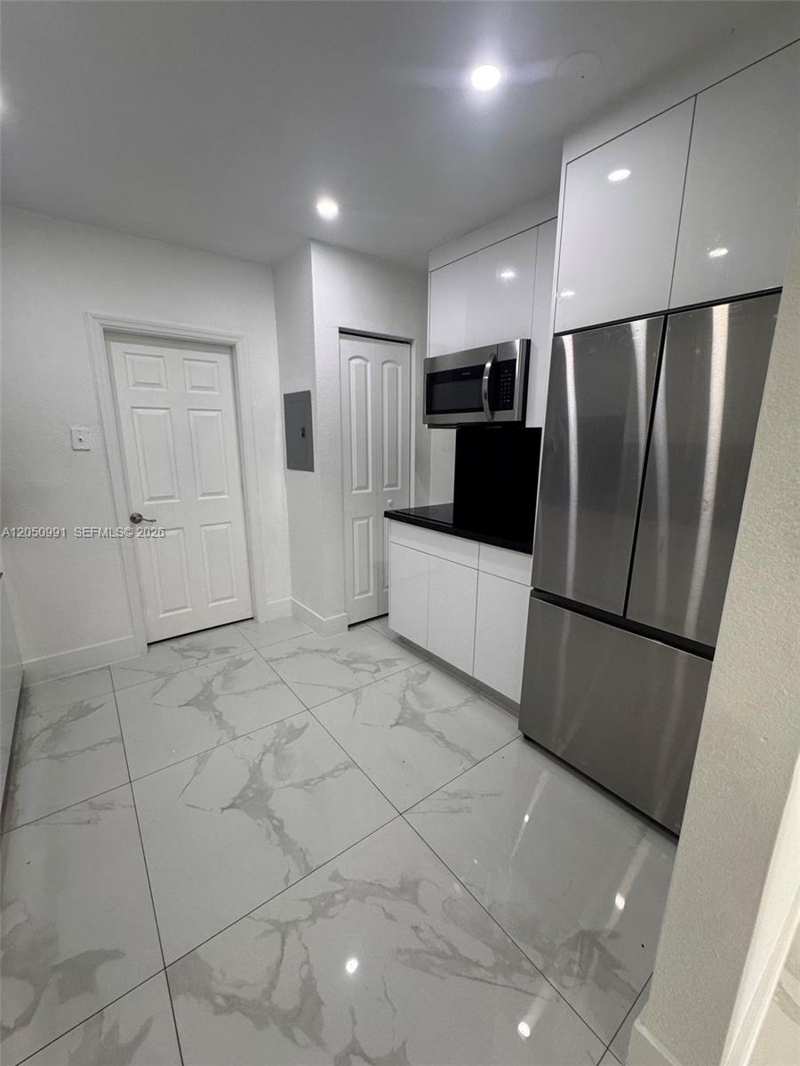 7400 SW 39th St # 1, Miami FL 33155