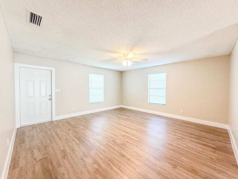 3082 Swain Boulevard, FL 33463