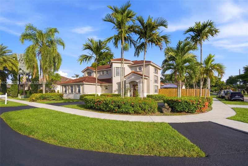 11980 SW 99th St, Miami FL 33186