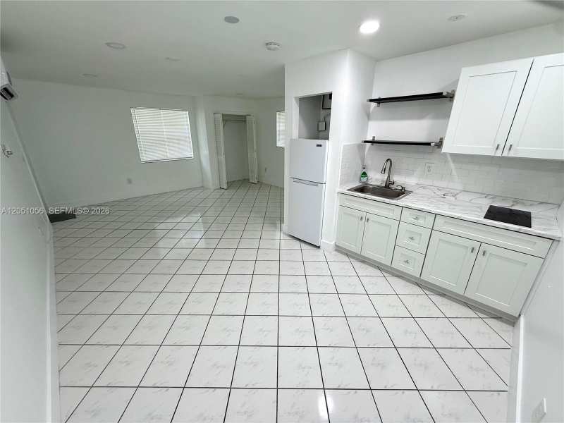 8301 SW 19th St, Miami FL 33155