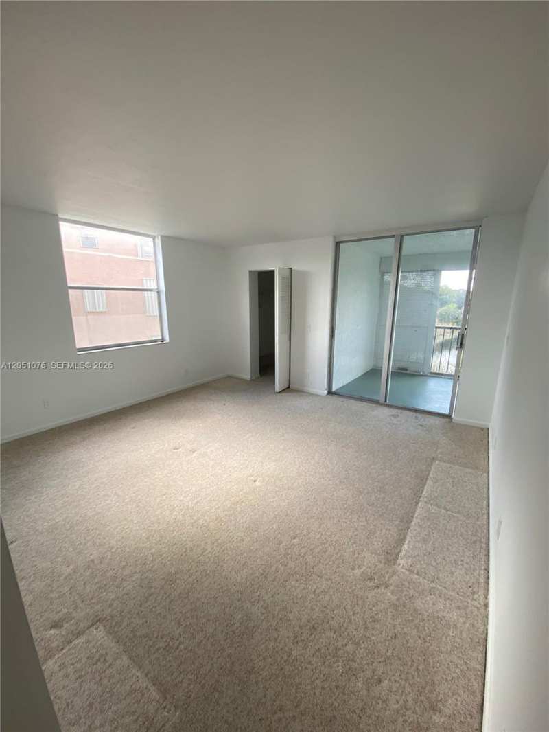 7220 Lake Cir Dr # 301, Margate FL 33063