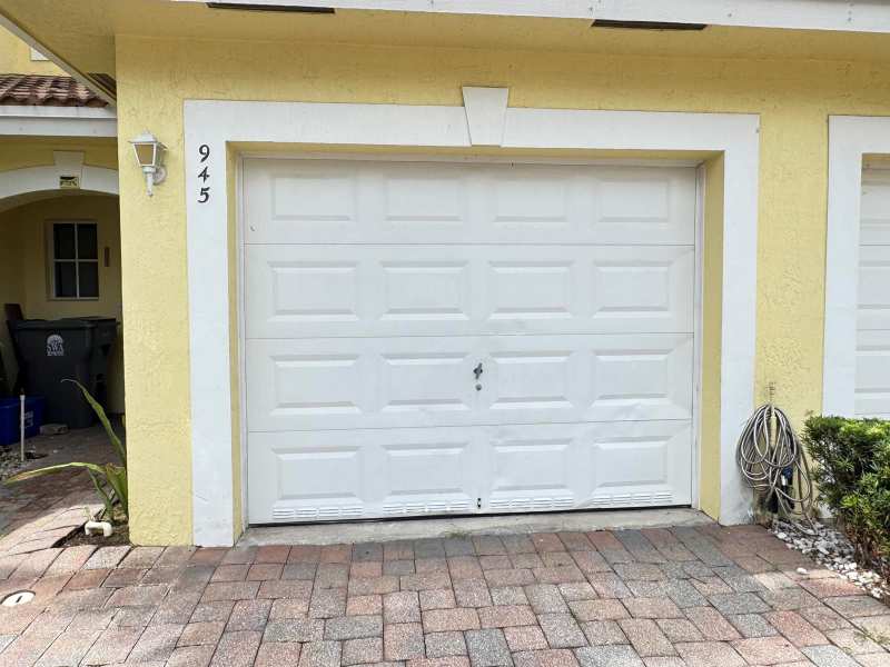945 Imperial Lake Road, FL 33413