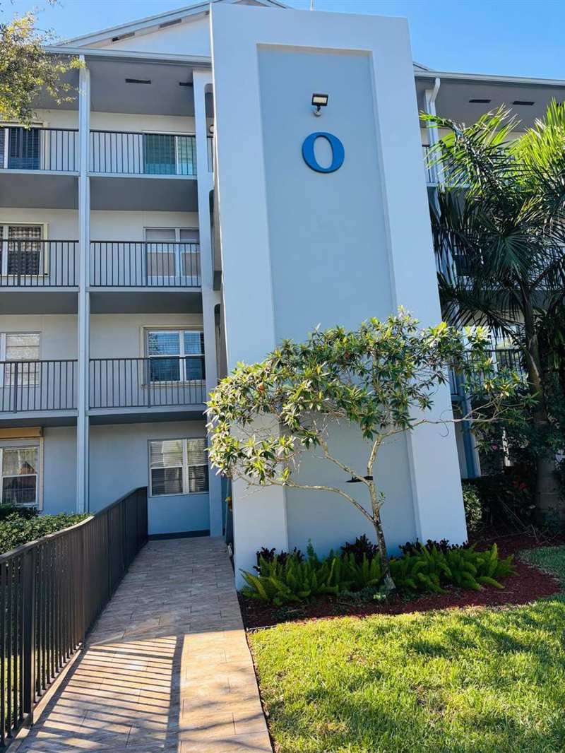 800 SW 125th Way # 112O, Pembroke Pines FL 33027